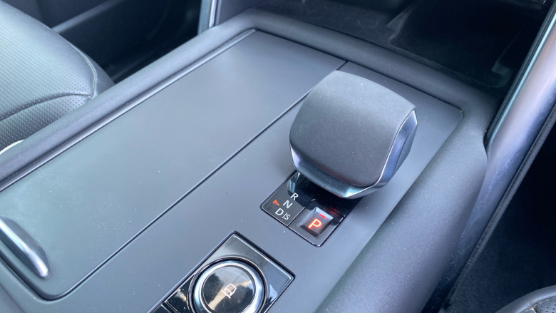 Land Rover Discovery 3.0 D300 R-Dynamic HSE 5dr Auto Diesel Station Wagon